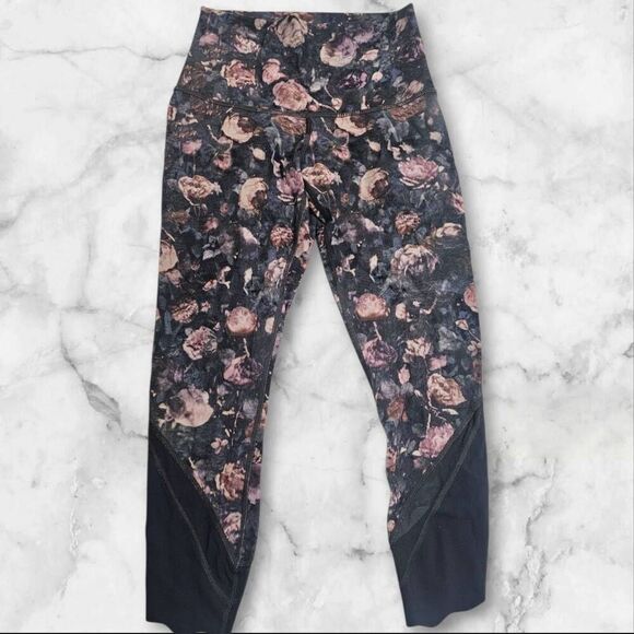 lululemon athletica Pants - Lululemon Size 4 Floral Wunder Under Scalloped Hem